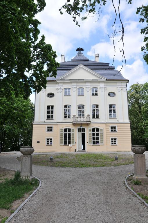 Zespol Palacowo-Parkowy W Ostromecku Bed & Breakfast Ostromecko Exterior photo